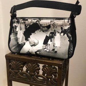 Classic Purse w FREE 🆕CD included